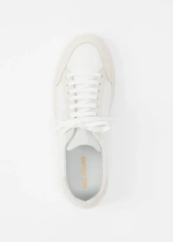 Clean 90 Triple Sneaker