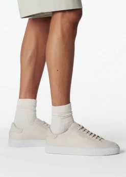 Clean 90 Triple Sneaker