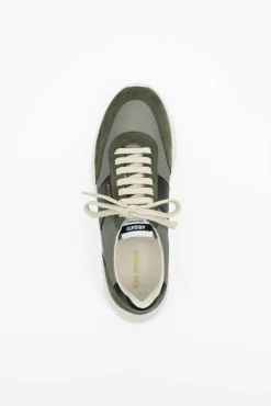 Genesis Vintage Runner