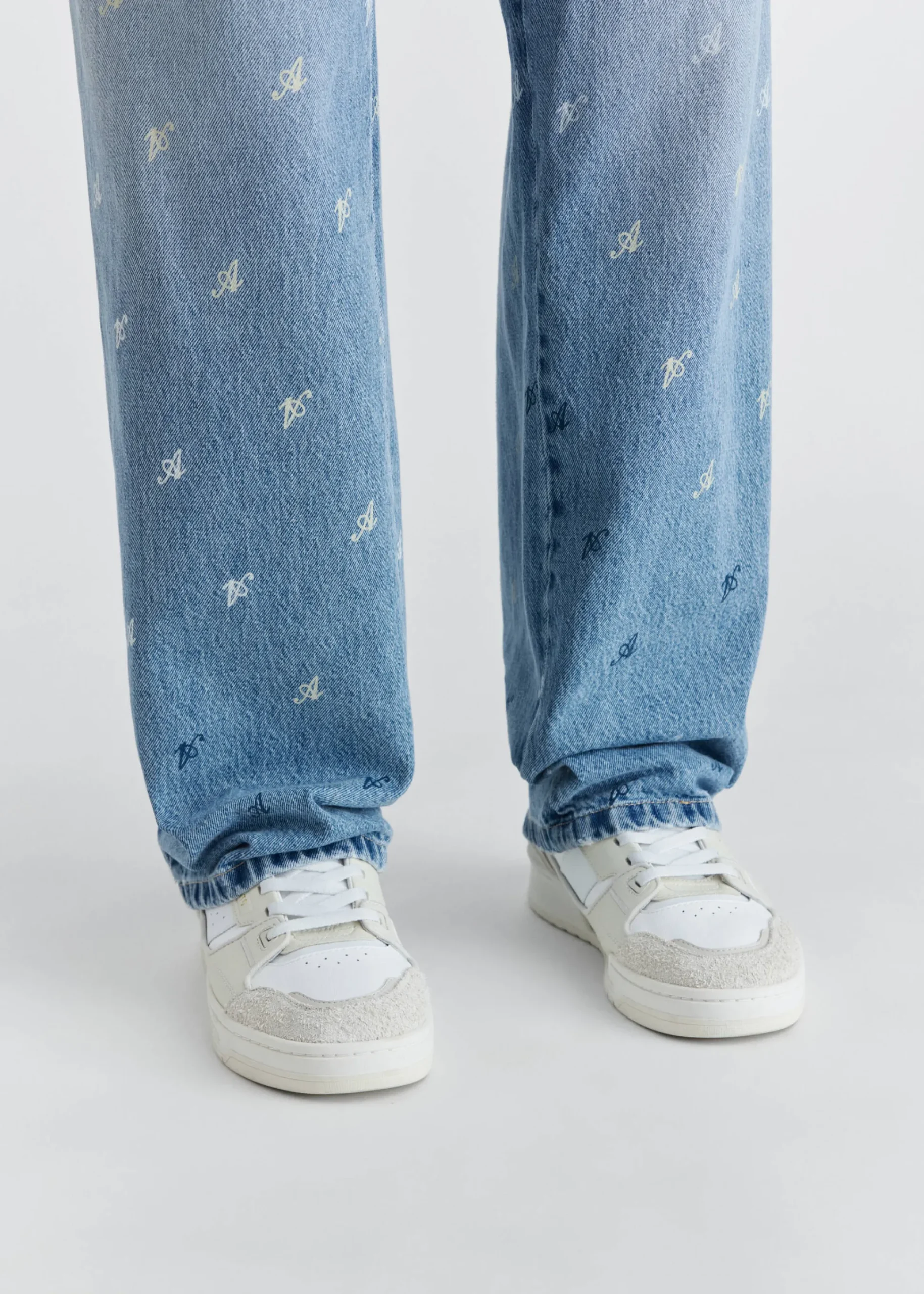 Play Relaxed-Fit Jeans