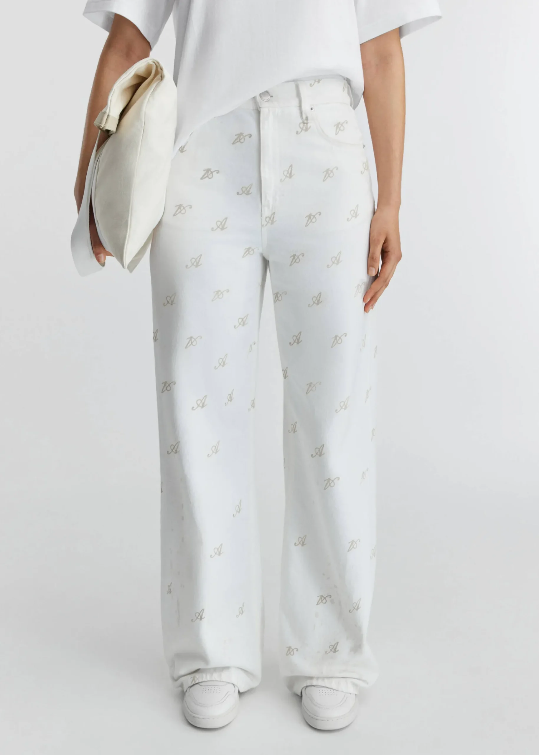 10 Years Wide-Leg Jeans